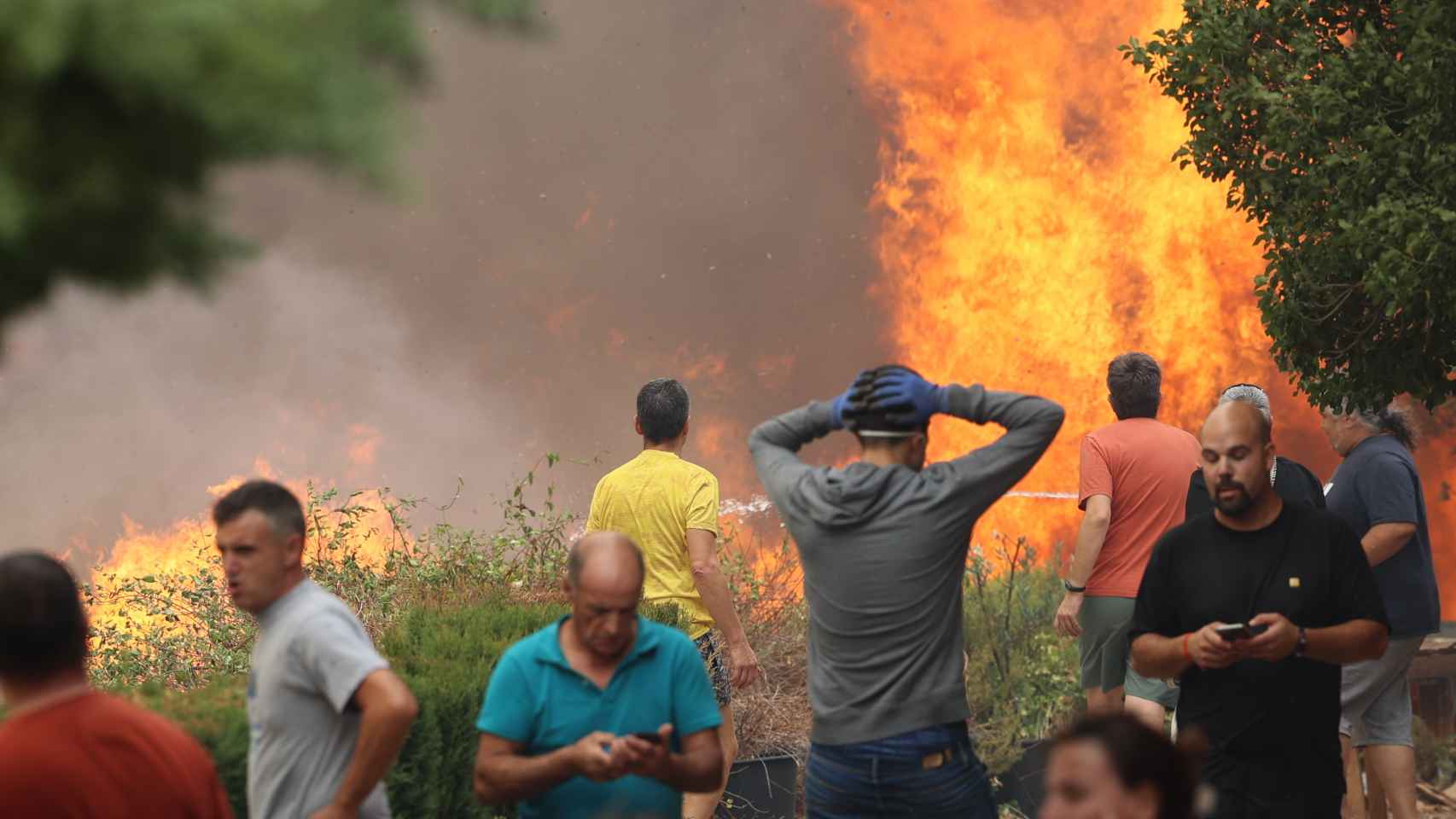 El incendio forestal en Zaragoza suma ya 1.300 evacuados y afecta a unas 8.000 hectáreas