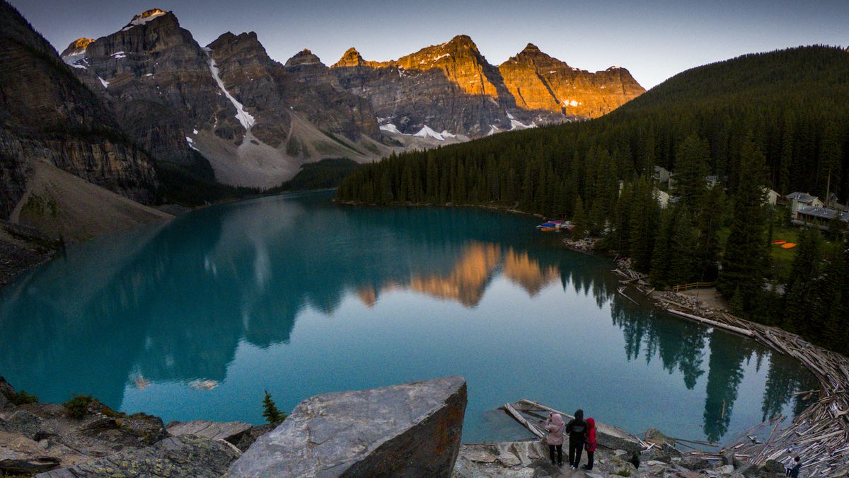 Overwhelming crush of cars prompts Parks Canada to close Banff’s Moraine Lake to personal vehicles