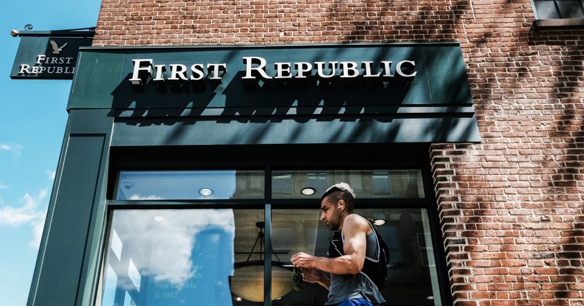 First Republic bank says deposits tumbled 40% to $104.5 billion in the first quarter