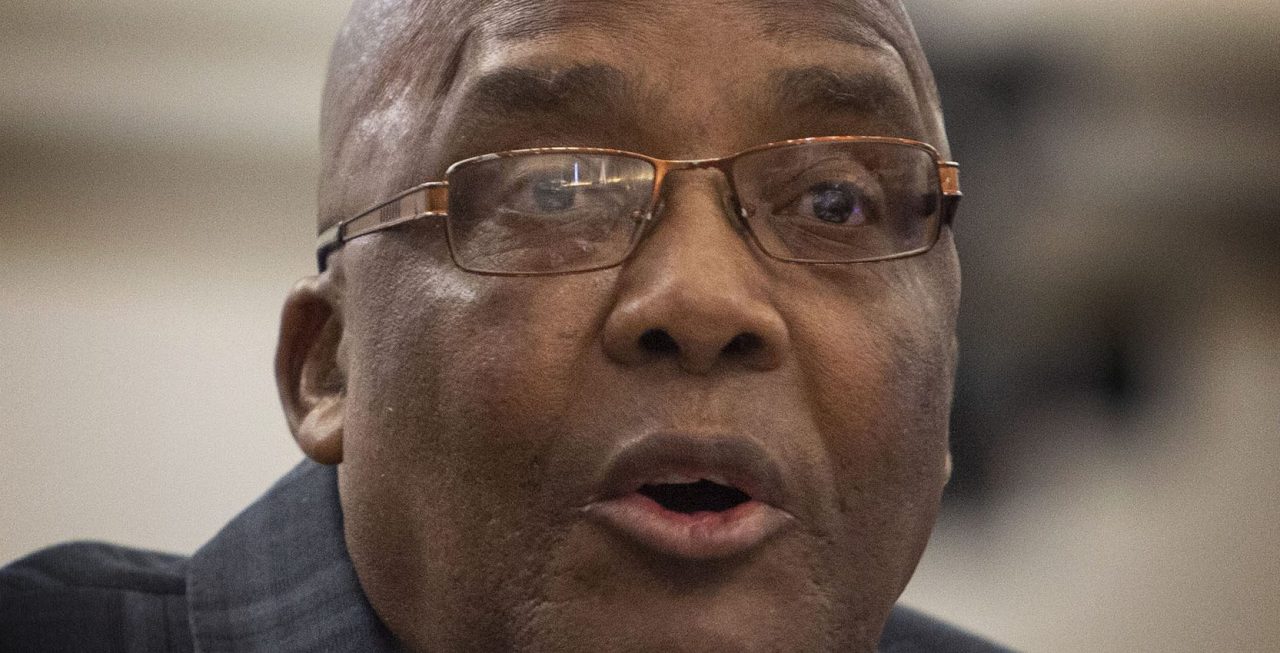 HELL AFFAIRS: Minister Motsoaledi apologises to South Africa for ‘the mess created’ by his department