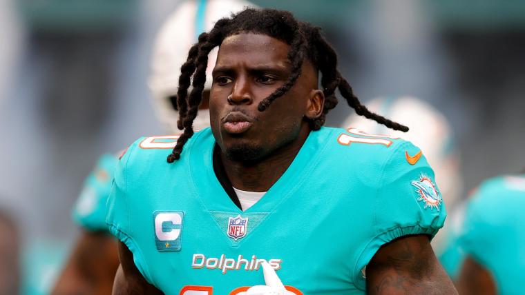 Tyreek Hill injury update: Dolphins star returns after hurting ankle vs. Titans