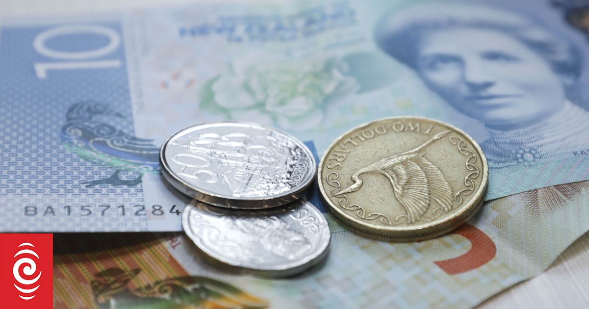 Exporters to benefit from weak dollar, strong demand