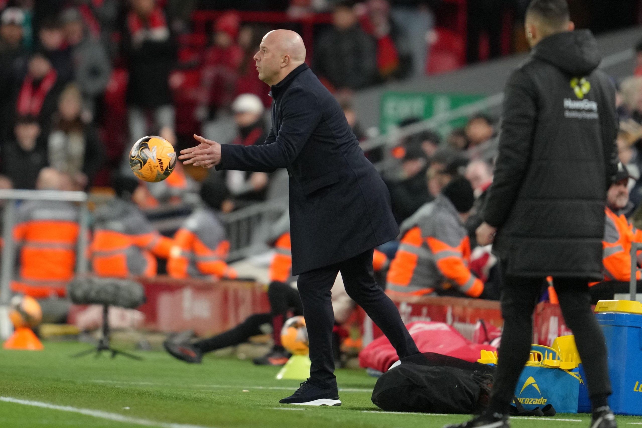 Chelsea and Man United chasing Serie A ‘keeper