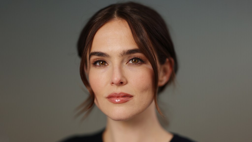 Zoey Deutch To Lead U.S. Women’s Soccer Drama ‘The 99’ers’ For Netflix