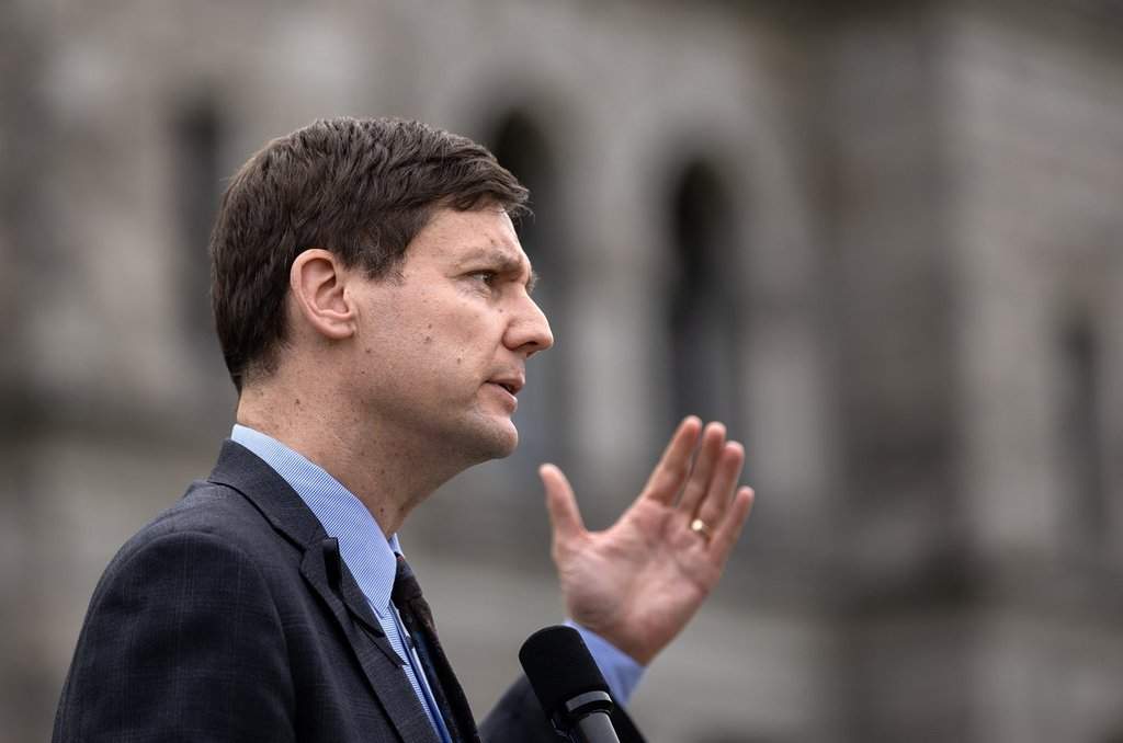 B.C. premier visiting China to pitch LNG project as province’s ‘really big fish’