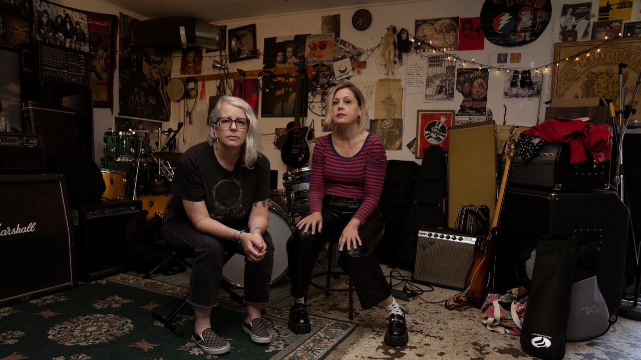 Heavens to Betsy Reunite for First Tour in 32 Years